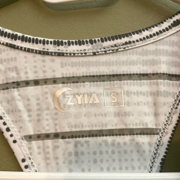 Zyia Gray Code Havana Striped Tank Top - Picture 2 of 5